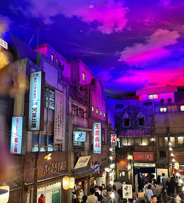 横浜ラーメン博物館の夕焼けのような空の写真